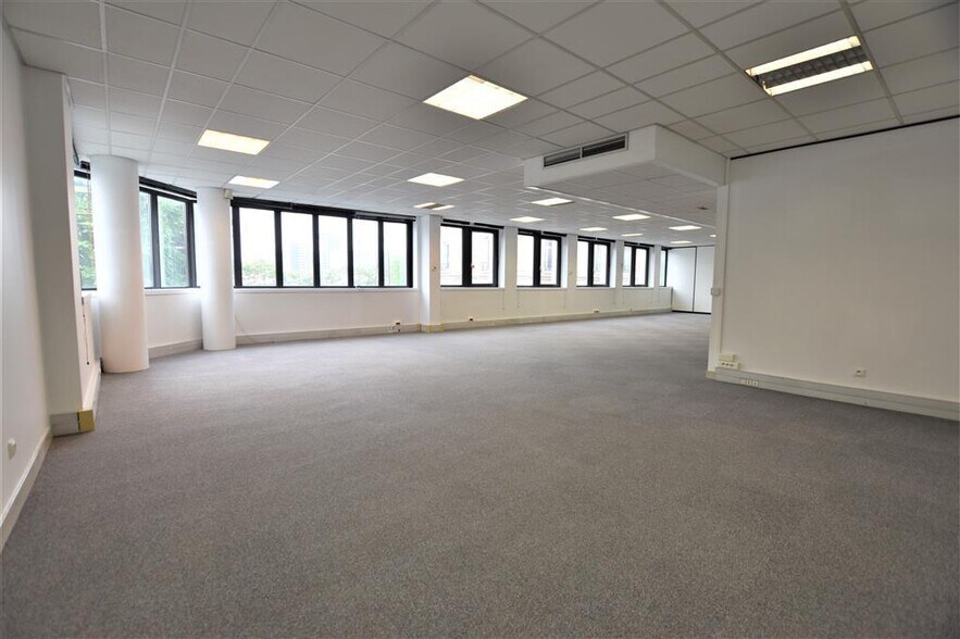 Bureau dans Charenton-le-Pont à louer - Photo de l’immeuble – Image 2 sur 8