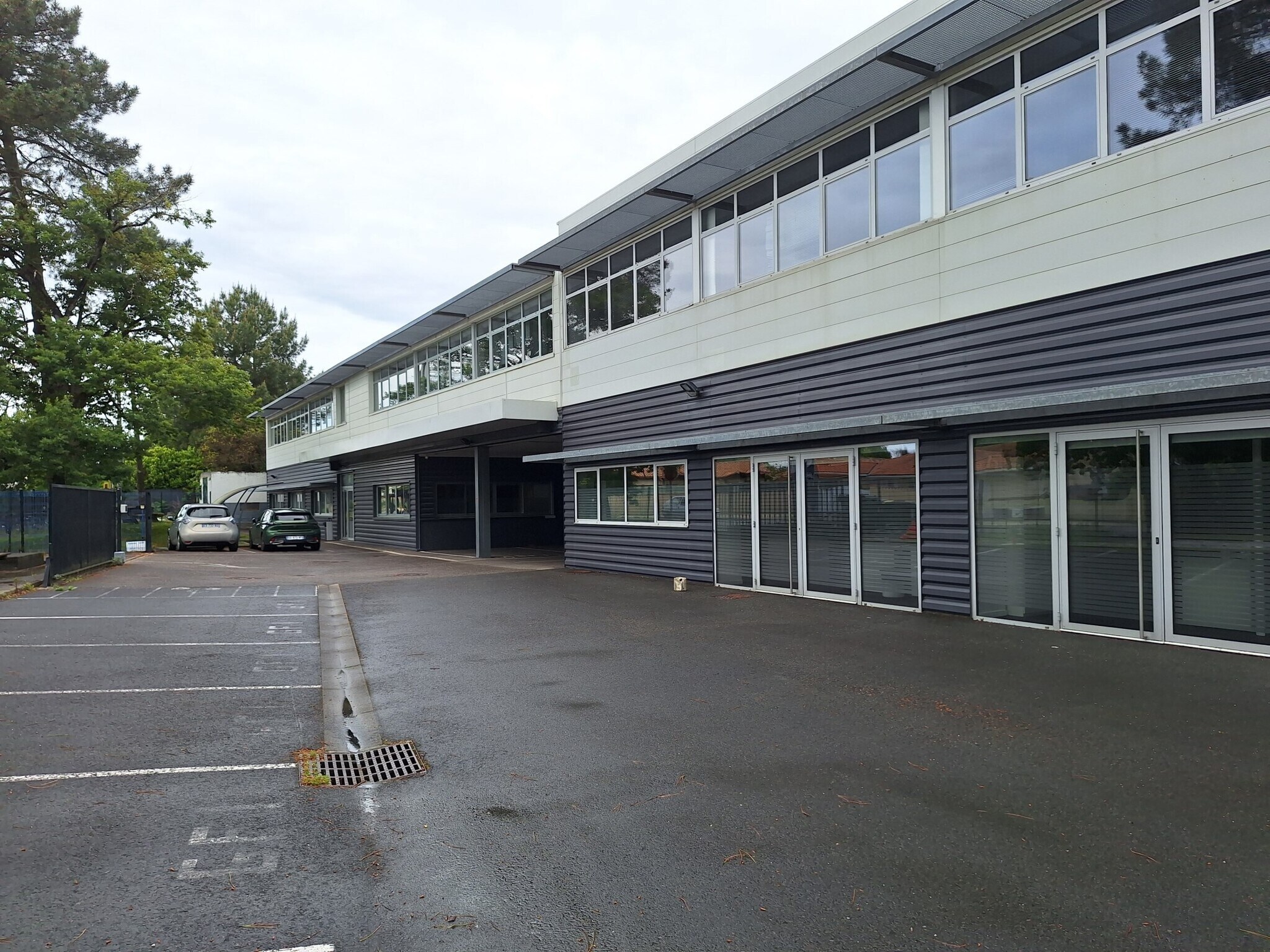 Bureau dans Gradignan à louer Photo de l’immeuble– Image 1 sur 10