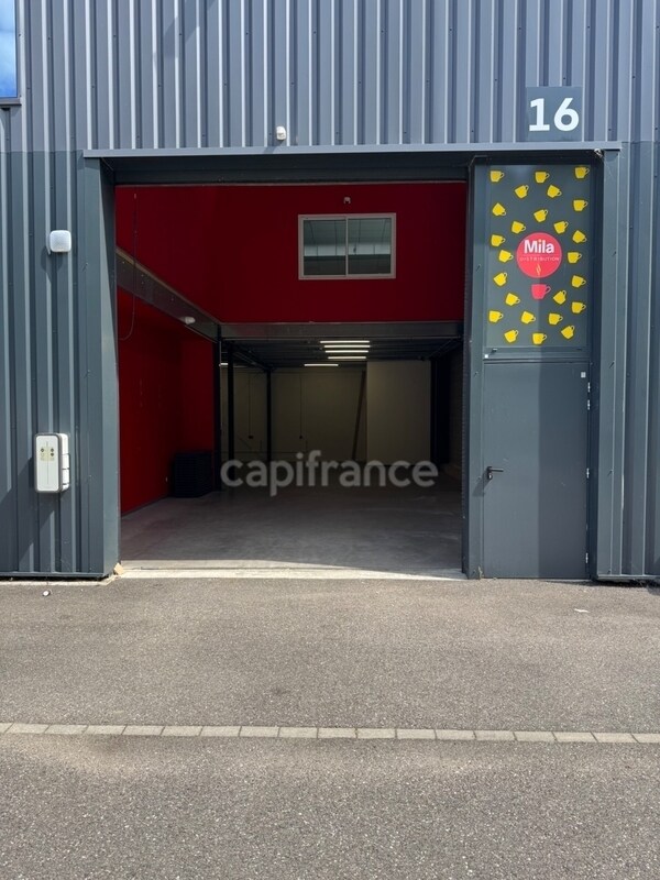Plus de détails pour Industriel/Logistique à louer