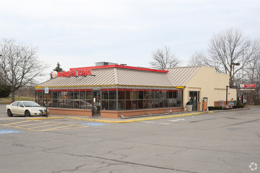 3679 W Henrietta Rd, Rochester, NY à louer - Photo principale – Image 1 sur 7