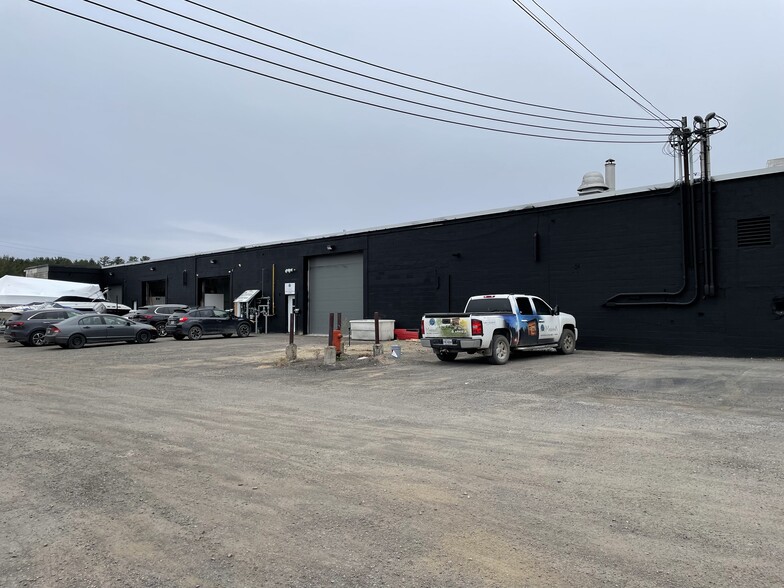1190 Boul Thibeau, Trois-Rivières, QC à louer - Photo principale – Image 1 sur 4