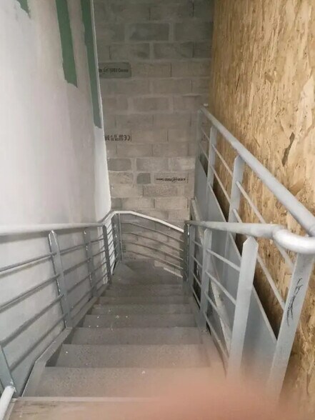 Local d'activités dans La Teste-de-Buch à vendre - Photo de l’immeuble – Image 3 sur 3