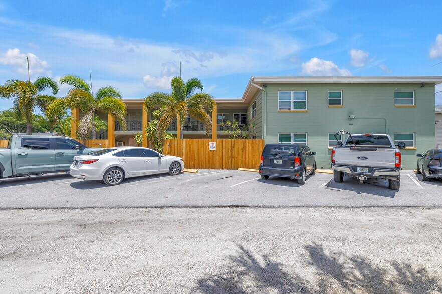 1520 22nd Ave N, Saint Petersburg, FL à vendre - Photo de l’immeuble – Image 2 sur 6