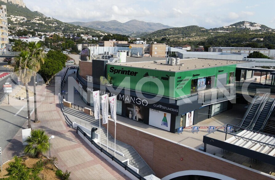 Local commercial dans Calp, Alicante à louer - Photo de l’immeuble – Image 3 sur 12