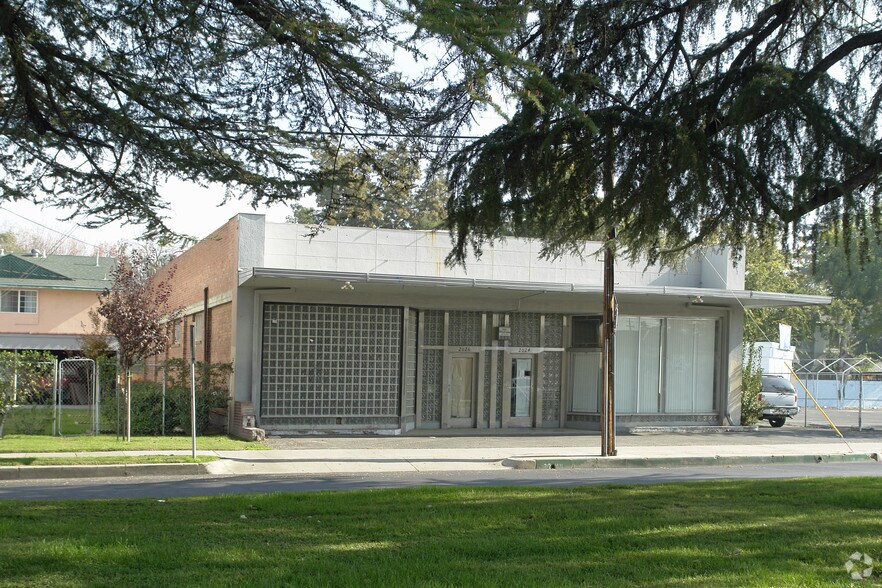 2024-2026 N Van Ness Blvd, Fresno, CA à louer - Photo principale – Image 1 sur 9