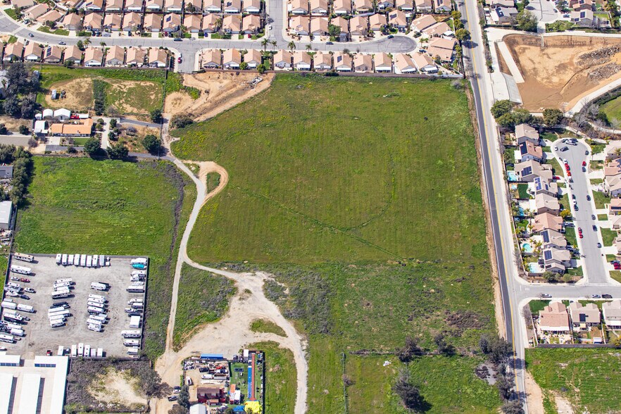 Esther Ln, Menifee, CA à vendre - Aérien – Image 3 sur 6