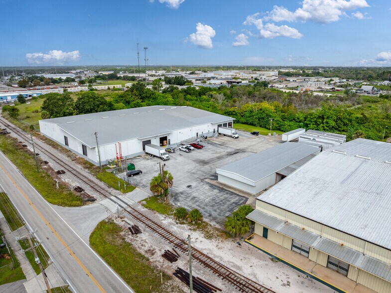 2930 Maine Ave, Lakeland, FL à louer - Photo de l’immeuble – Image 2 sur 16