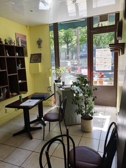 Local commercial dans Paris à louer - Photo de l’immeuble – Image 1 sur 7