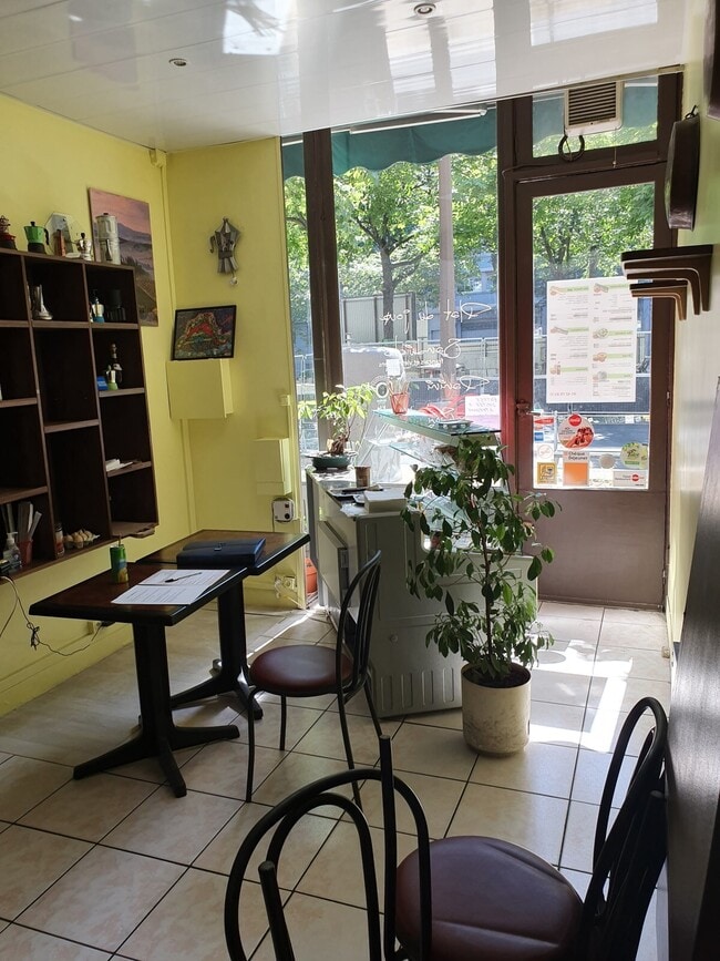 Plus de détails pour Local commercial à louer