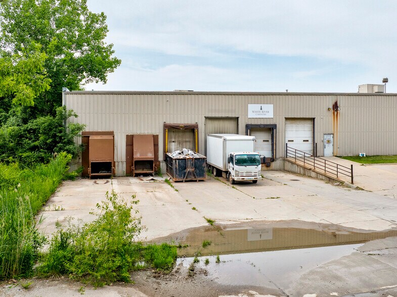 1202 Thomas Beck Rd, Des Moines, IA à vendre - Photo de l’immeuble – Image 2 sur 4