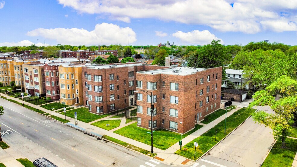 7700 S Jeffery Blvd, Chicago, IL à vendre - Photo de l’immeuble – Image 1 sur 5