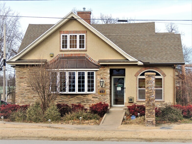 409 W Poplar St, Rogers, AR à louer - Photo de l’immeuble – Image 2 sur 32