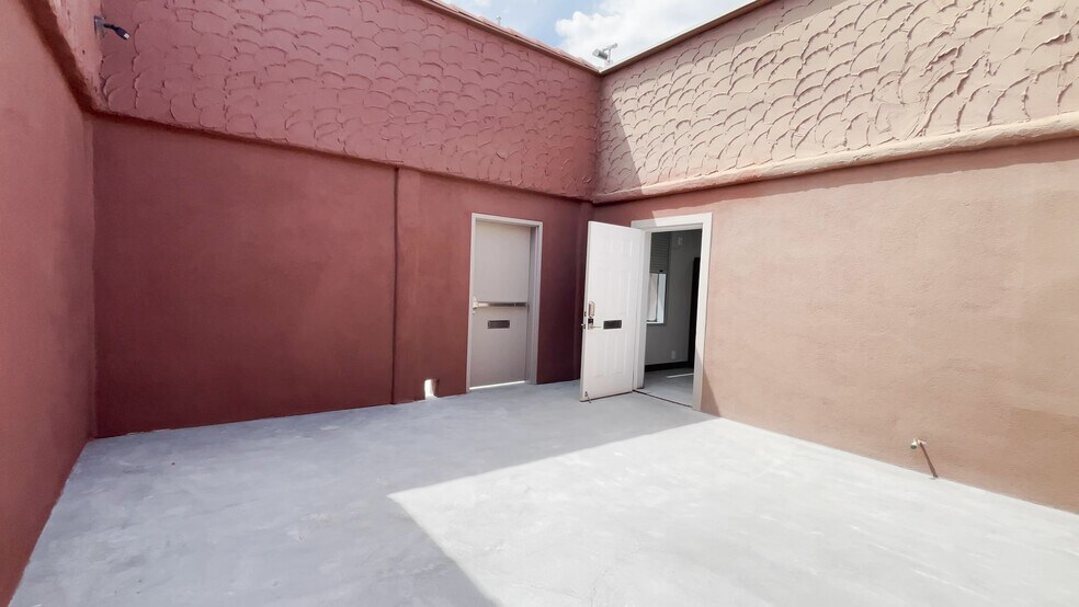 923 S Decatur Blvd, Las Vegas, NV à vendre - Vidéo sur l’annonce professionnelle – Image 2 sur 31