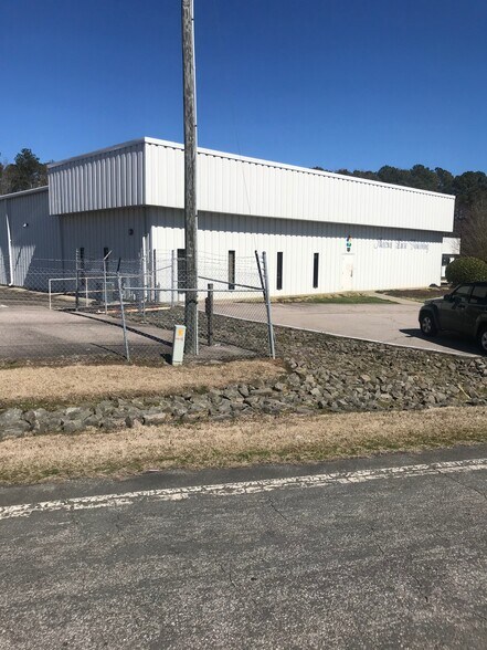 606 Pine Tree Rd, Oxford, NC à louer - Photo de l’immeuble – Image 3 sur 14