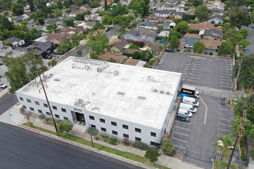 1111 S Victory Blvd, Burbank, CA à vendre - Photo de l’immeuble – Image 2 sur 16
