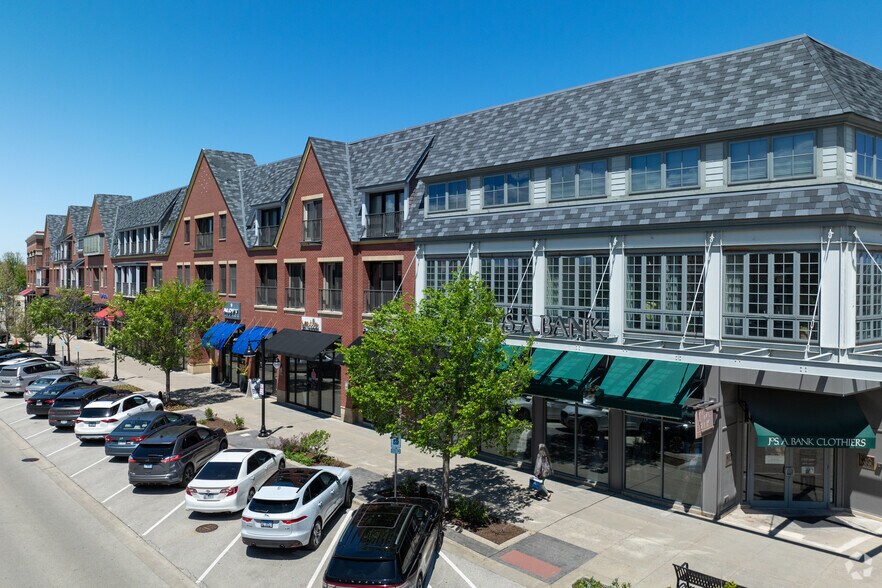 2081 Tower Dr, Glenview, IL à vendre - Photo de l’immeuble – Image 3 sur 8