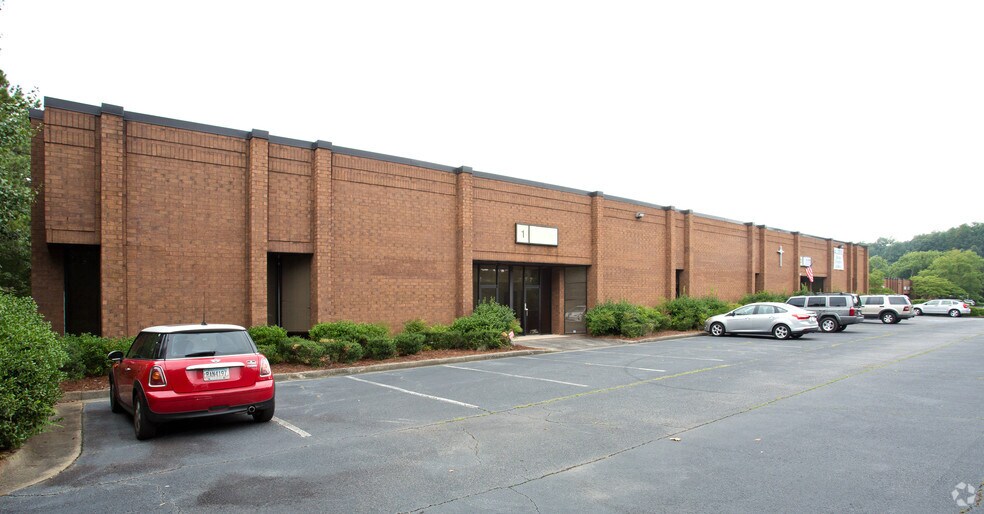 829 Pickens Industrial Dr, Marietta, GA à louer - Photo de l’immeuble – Image 1 sur 6