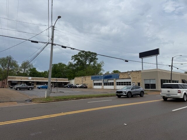 620 W Main St, Tupelo, MS à vendre Photo de l’immeuble– Image 1 sur 11