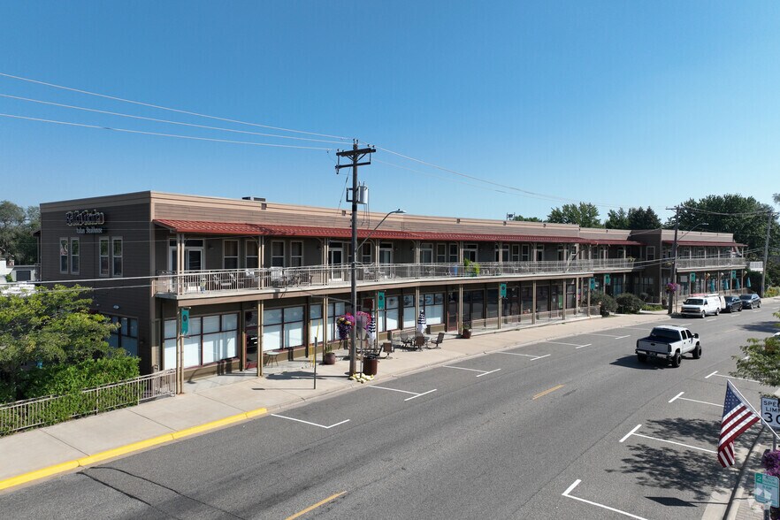 15 E Minnesota St, Saint Joseph, MN à louer - Photo de l’immeuble – Image 2 sur 7