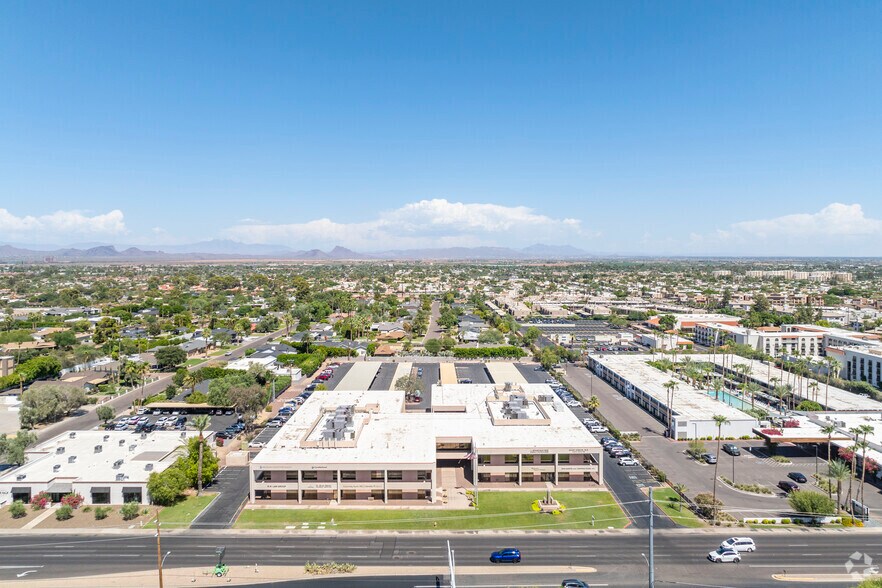 5111 N Scottsdale Rd, Scottsdale, AZ à louer - Aérien – Image 2 sur 5