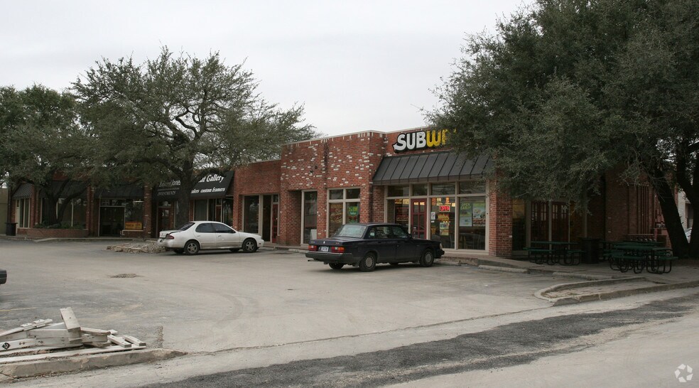 4219-4233 McCullough Ave, San Antonio, TX à louer - Photo de l’immeuble – Image 2 sur 6