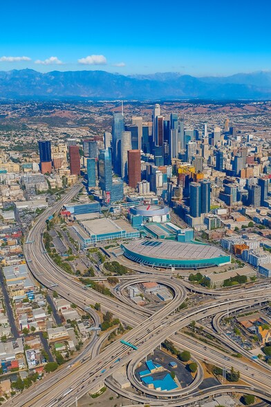 Francisco St. portefeuille de 4 biens à vendre sur LoopNet.fr - Photo de l’immeuble – Image 2 sur 5