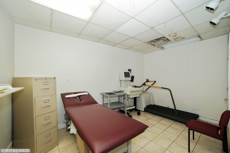 2611 S Lawndale Ave, Chicago, IL à vendre - Photo intérieure – Image 2 sur 10