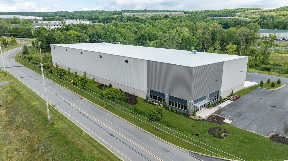 485-495 Research Dr, Pittston Township, PA à louer - Photo de l’immeuble – Image 1 sur 4