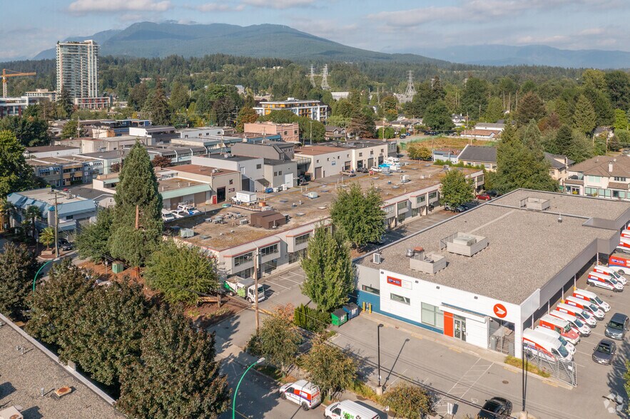 304-356 Harbour Ave, North Vancouver District, BC à louer - Photo de l’immeuble – Image 2 sur 5