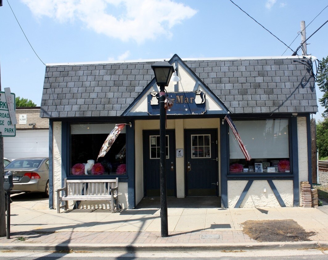 1 Covert Ave, Floral Park, NY à vendre Photo principale– Image 1 sur 12