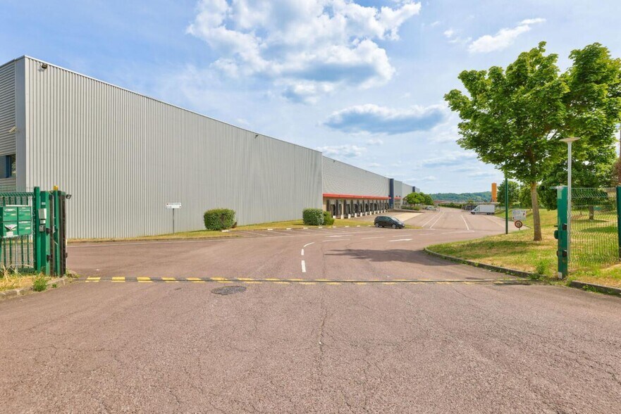 4 Rue Bernard Palissy, Gargenville à louer - Photo de l’immeuble – Image 2 sur 7