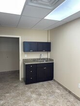 155 Middle Rd, Hazlet, NJ à louer Photo intérieure– Image 2 sur 2