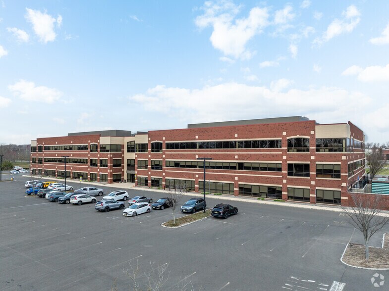 700 Horizon Dr, Trenton, NJ à louer - Photo de l’immeuble – Image 3 sur 6