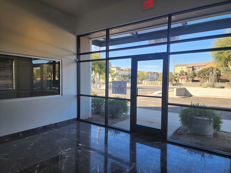 2221 W Pecos Rd, Chandler, AZ à louer - Photo de l’immeuble – Image 3 sur 12