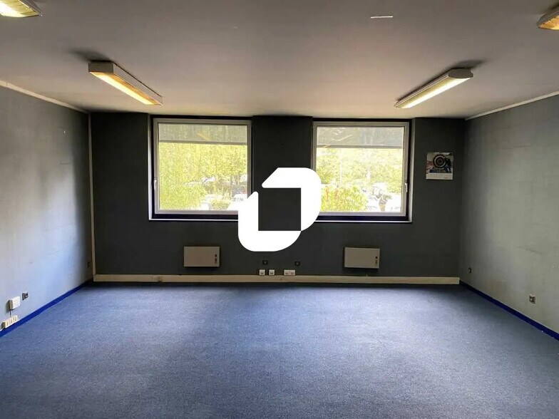 Bureau dans Cergy à louer - Photo de l’immeuble – Image 3 sur 5