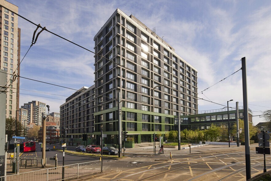 Addiscombe Rd, Croydon à louer - Photo de l’immeuble – Image 1 sur 15