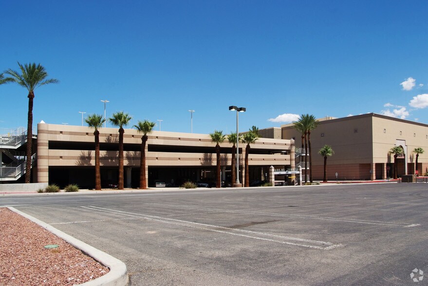 3700 S Maryland Pky, Las Vegas, NV à louer - Photo de l’immeuble – Image 2 sur 9