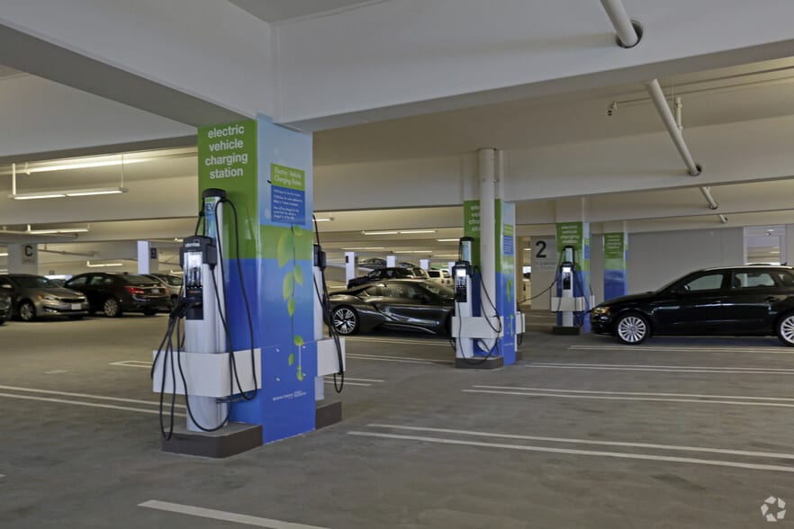 200 Spectrum Center Dr, Irvine, CA à louer - Photo intérieure – Image 2 sur 59