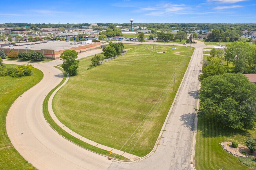 1396 Appleton Rd, Menasha, WI à vendre - Aérien – Image 3 sur 22