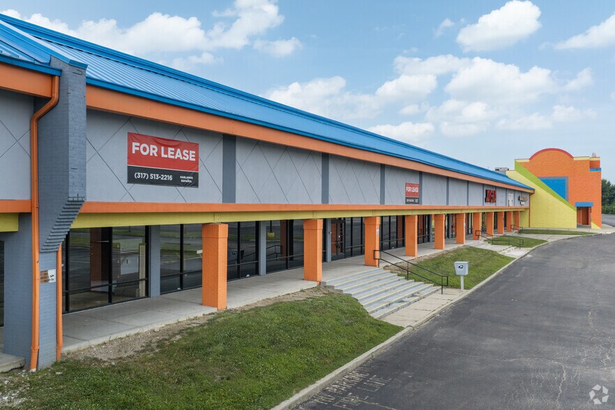 3643-3749 Commercial Dr, Indianapolis, IN à louer - Photo de l’immeuble – Image 3 sur 13