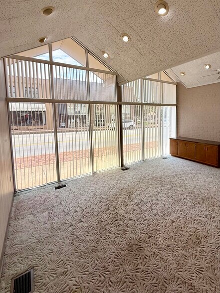 108 S Main St, Madisonville, KY à vendre - Photo de l’immeuble – Image 3 sur 75