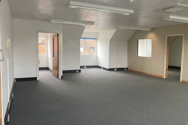 4 The Courtyard, Denmark Street, Wokingham à louer Photo intérieure– Image 1 sur 2