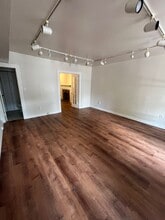 612 Caroline St, Fredericksburg, VA à louer Photo intérieure– Image 2 sur 8
