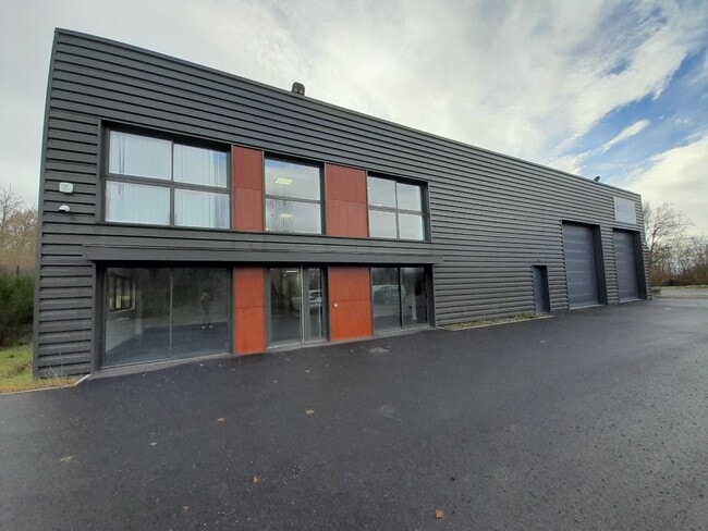 Plus de détails pour 4 Allée Des Acacias, Lezoux - Bureau à vendre