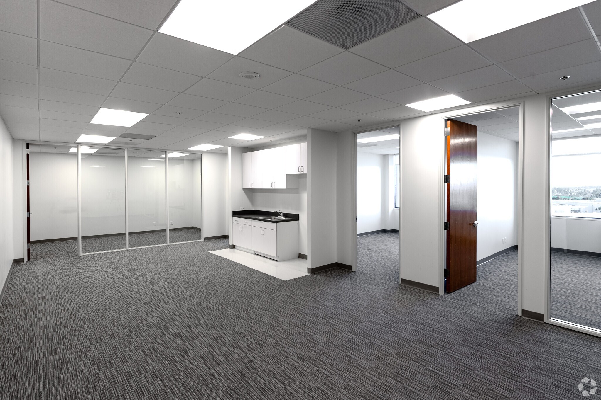 21515 Hawthorne Blvd, Torrance, CA à louer Photo intérieure– Image 1 sur 4