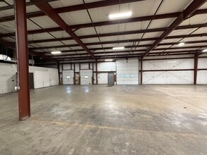 2748 Courier Dr NW, Grand Rapids, MI à louer Photo intérieure– Image 2 sur 5