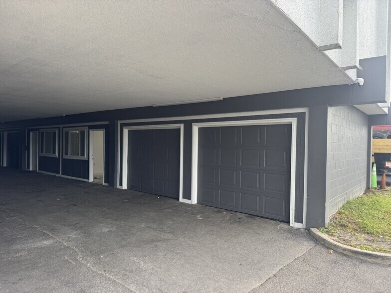 138 S Rosemont Rd, Virginia Beach, VA à louer - Photo de l’immeuble – Image 2 sur 48