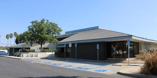 8110 Mango Ave, Fontana, CA à vendre - Photo de l’immeuble – Image 2 sur 11