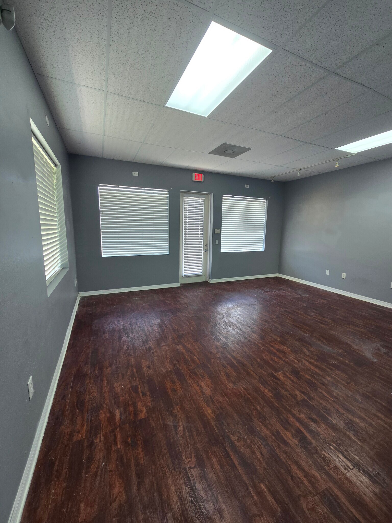 17218 Toledo Blade Blvd, Port Charlotte, FL à louer Photo intérieure– Image 1 sur 5