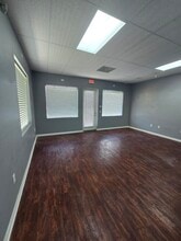 17218 Toledo Blade Blvd, Port Charlotte, FL à louer Photo intérieure– Image 1 sur 5